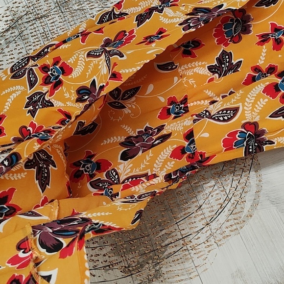 New Monteau Floral Romper Size M - Picture 4 of 9